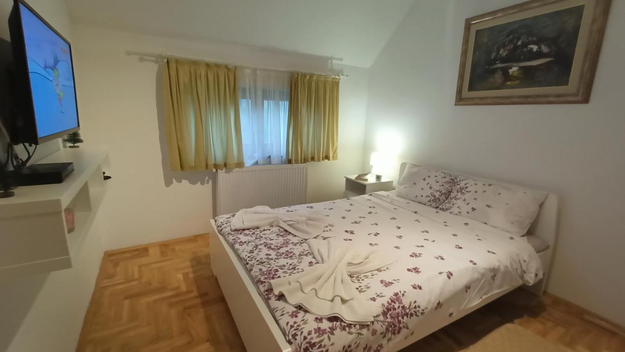 Apartment 1000