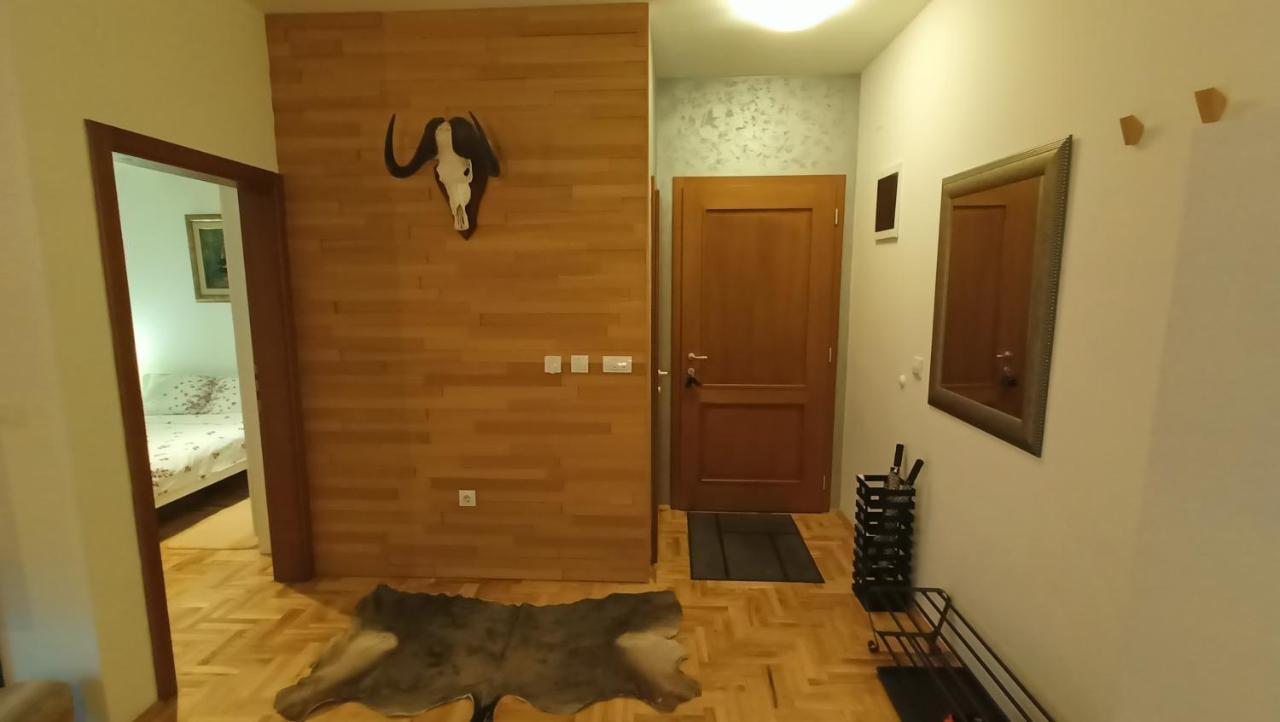 1000 Apartment